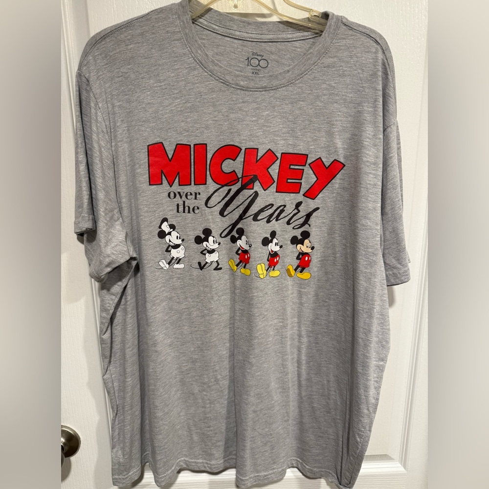 Gray Mickey Mouse Graphic T-Shirt GUC
